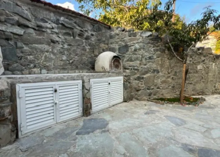 Finikous House-agros * Αγρός