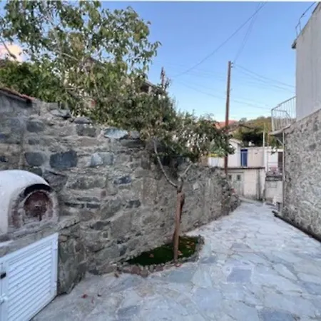 Holiday home Finikous House-agros
