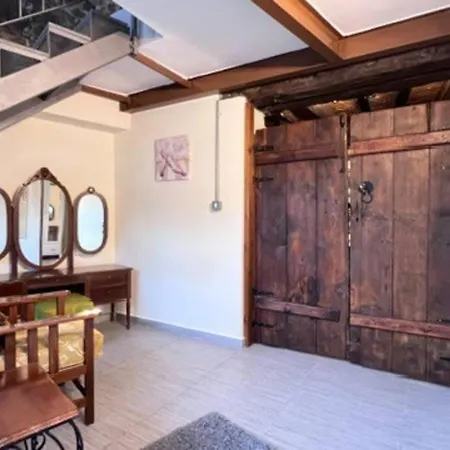 Finikous House-agros Vakantiehuis