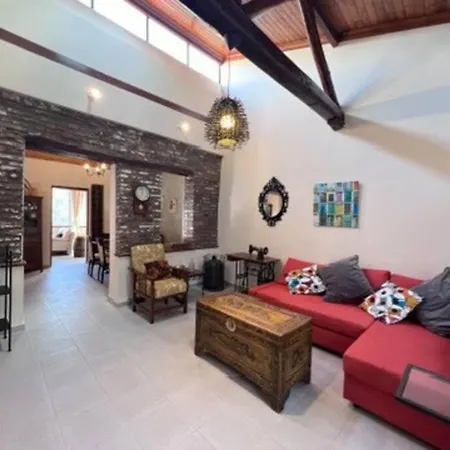 Holiday home Finikous House-agros